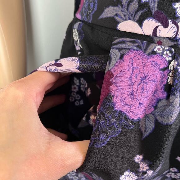 Torrid Purple Floral Print Crepe Wide Leg Pants w/ Pockets - Picture 7 of 11